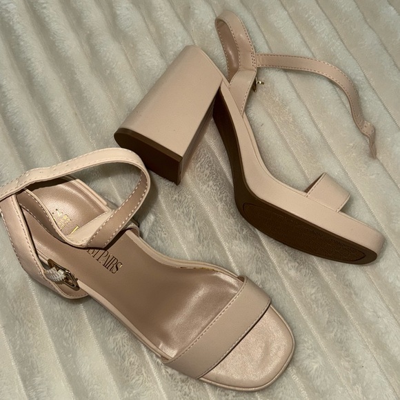 Chic Nude Block Heel Sandals - Picture 6 of 6